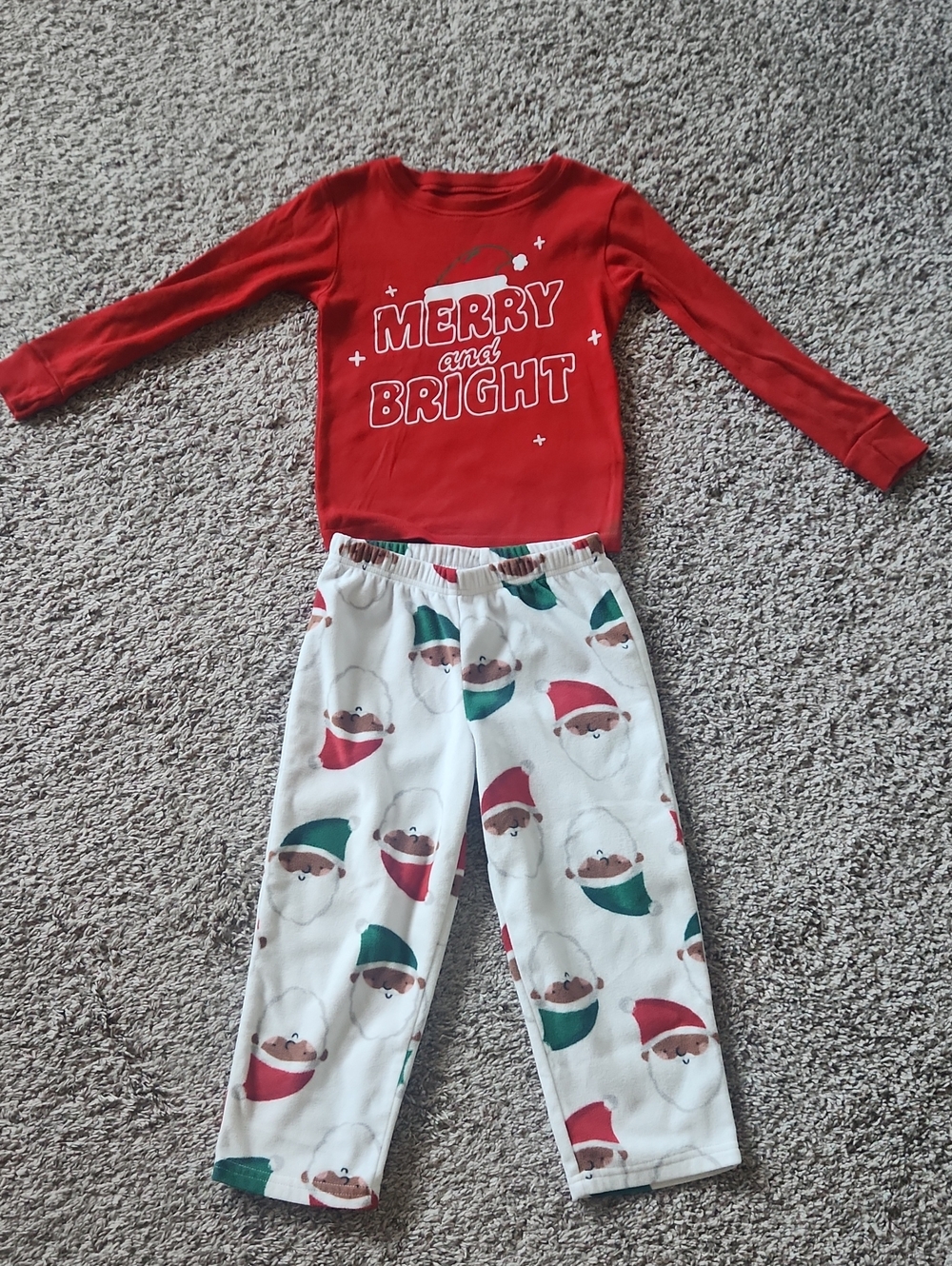 Cute unisex Christmas pajama set, size 5T/5A
